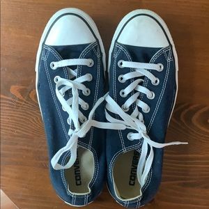 Navy blue Converse Chucks